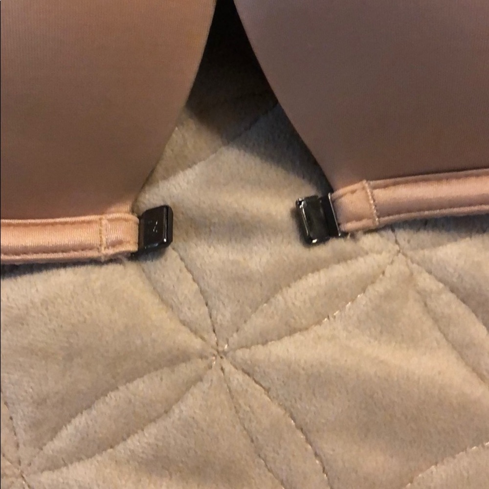 Brassiere - Picture 4 of 4